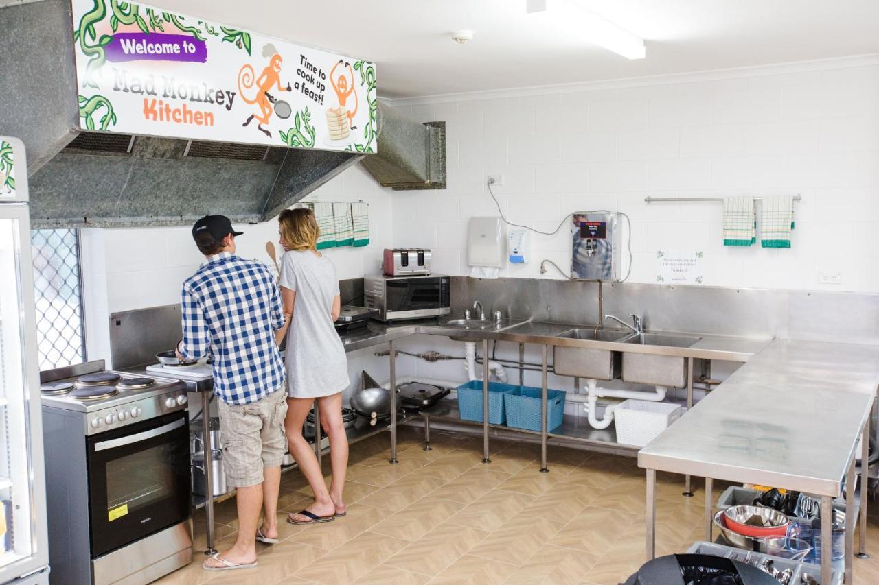 Mad Monkey Waterfront Hostel Cairns Exterior foto