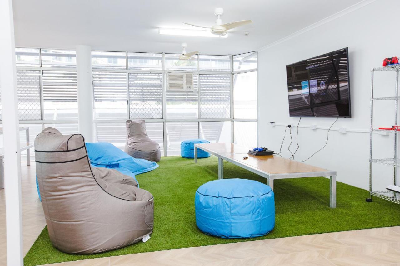 Mad Monkey Waterfront Hostel Cairns Exterior foto